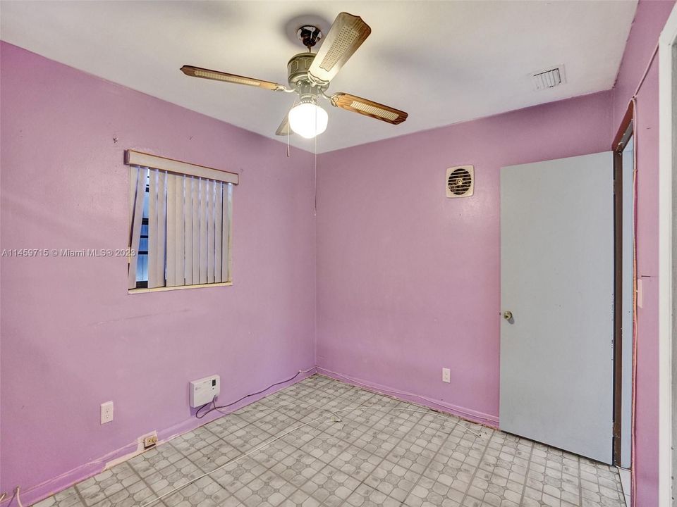 Vendido Recientemente: $430,000 (3 camas, 2 baños, 1258 Pies cuadrados)