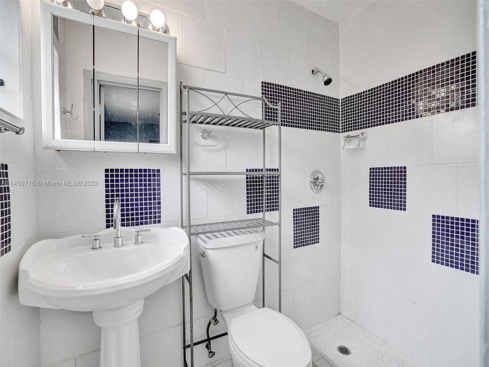 Vendido Recientemente: $430,000 (3 camas, 2 baños, 1258 Pies cuadrados)