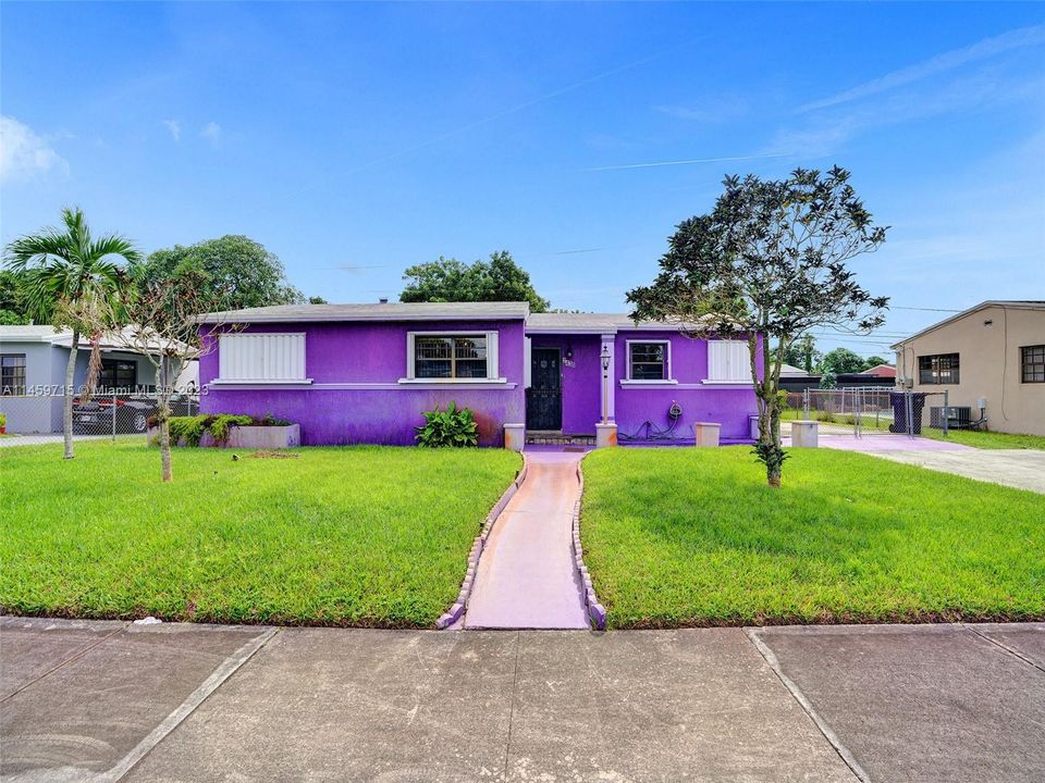 Vendido Recientemente: $430,000 (3 camas, 2 baños, 1258 Pies cuadrados)