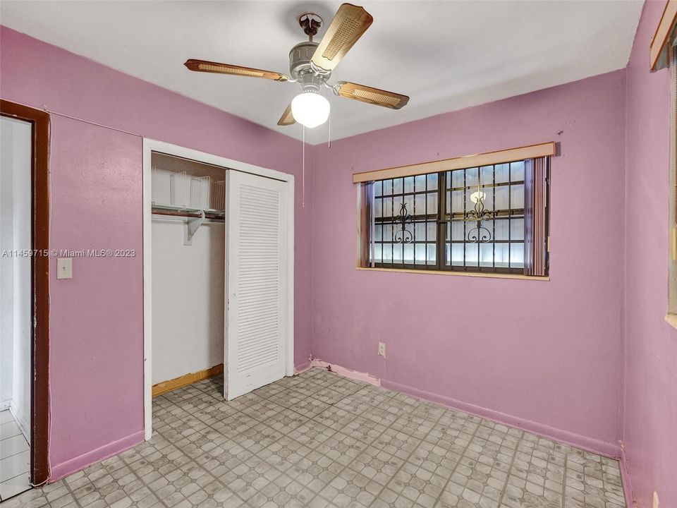 Vendido Recientemente: $430,000 (3 camas, 2 baños, 1258 Pies cuadrados)