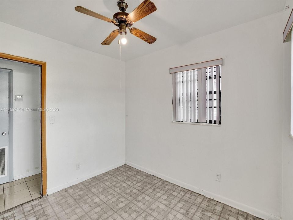 Vendido Recientemente: $430,000 (3 camas, 2 baños, 1258 Pies cuadrados)