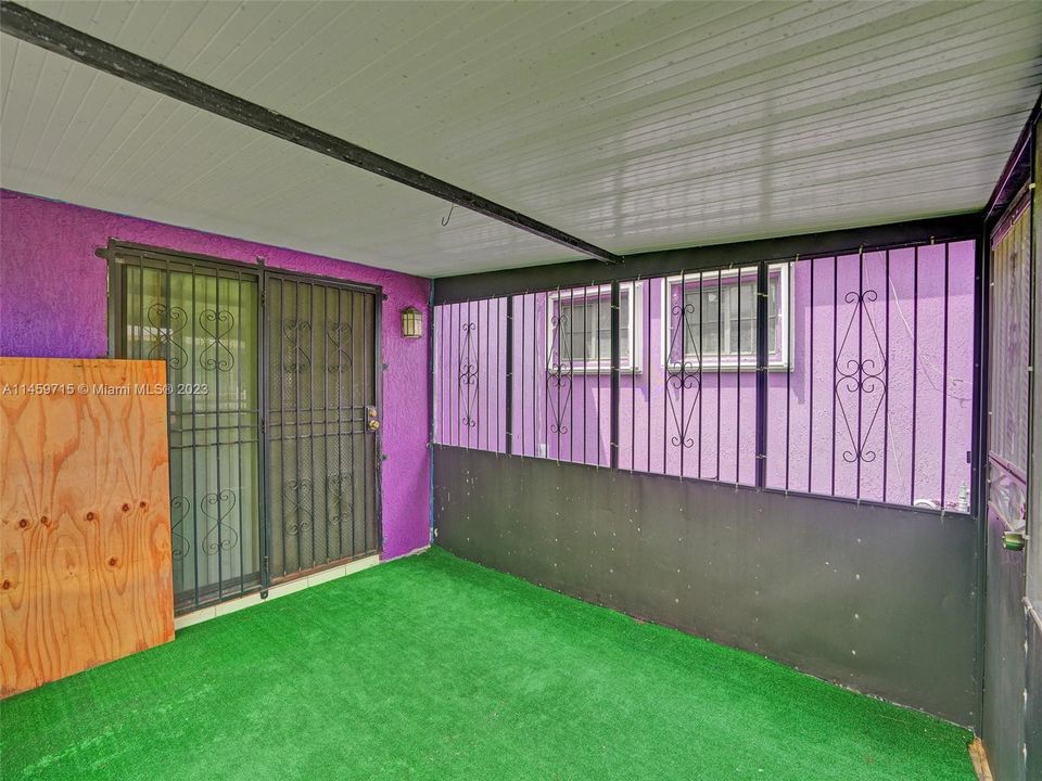 Vendido Recientemente: $430,000 (3 camas, 2 baños, 1258 Pies cuadrados)