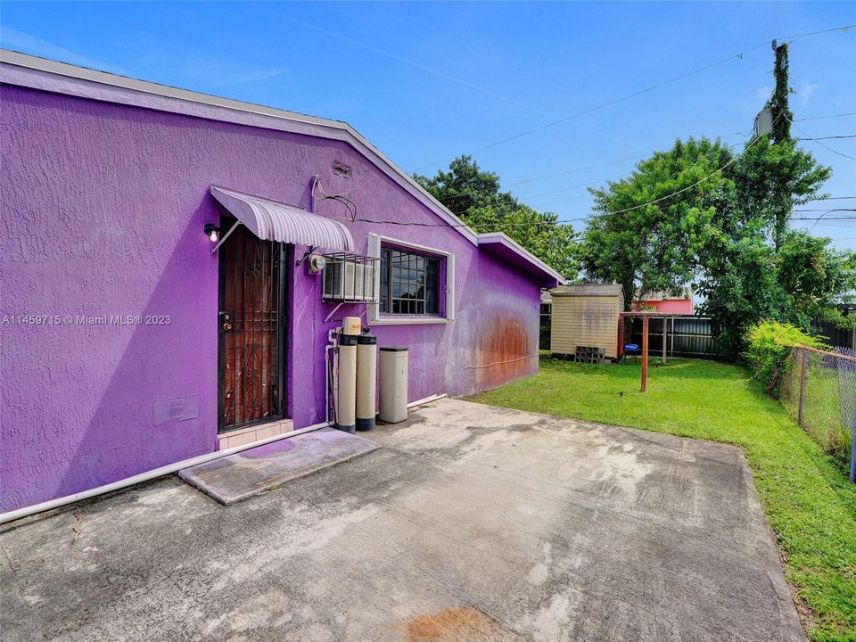 Vendido Recientemente: $430,000 (3 camas, 2 baños, 1258 Pies cuadrados)