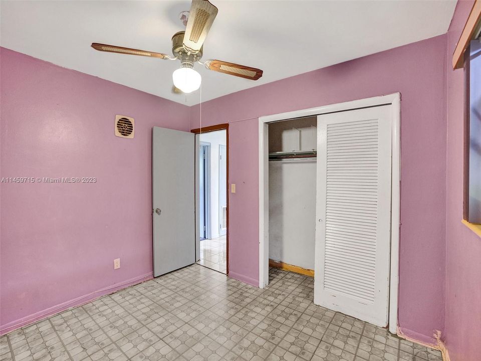 Vendido Recientemente: $430,000 (3 camas, 2 baños, 1258 Pies cuadrados)