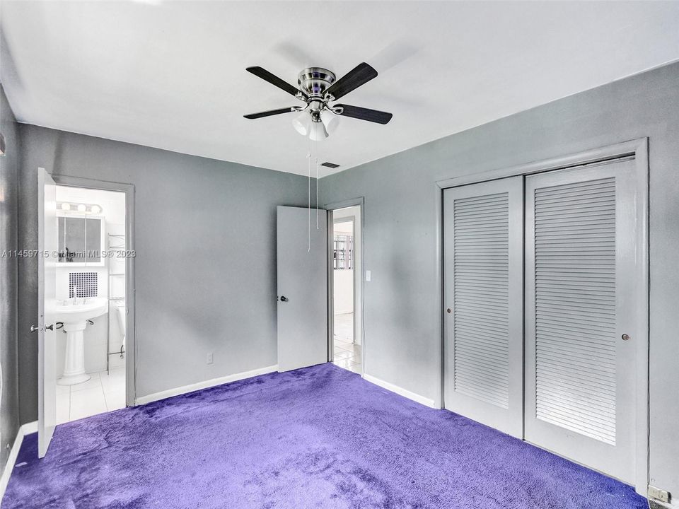 Vendido Recientemente: $430,000 (3 camas, 2 baños, 1258 Pies cuadrados)