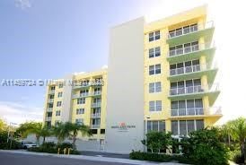 Active With Contract: $284,000 (1 beds, 1 baths, 783 Square Feet)