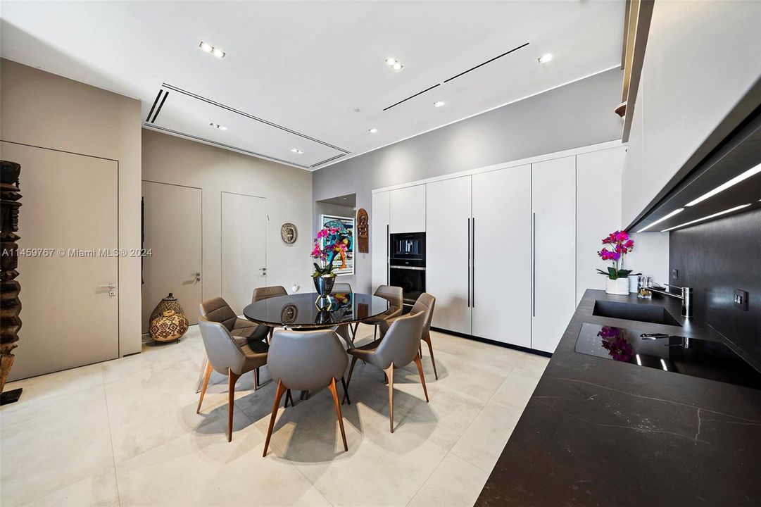 For Sale: $12,900,000 (4 beds, 5 baths, 5332 Square Feet)