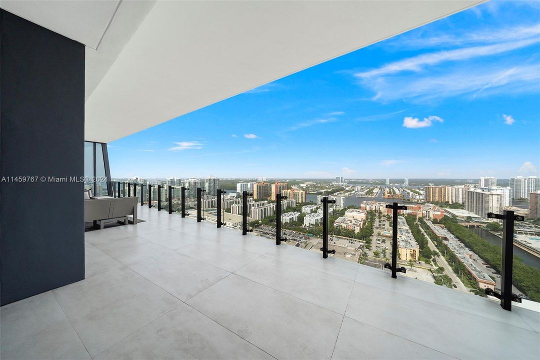 For Sale: $12,900,000 (4 beds, 5 baths, 5332 Square Feet)