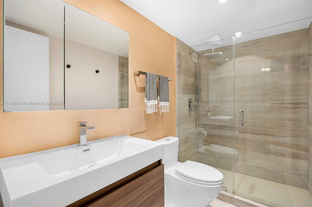 Недавно продано: $545,000 (1 спален, 1 ванн, 680 Квадратных фут)