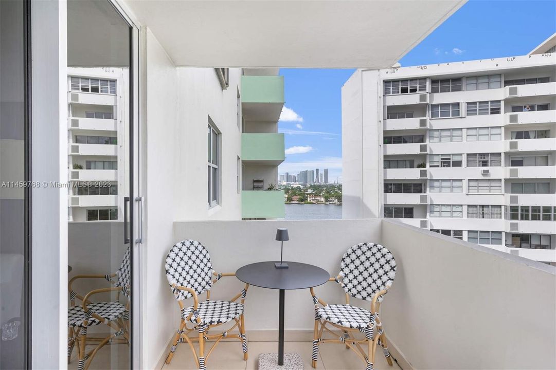 Недавно продано: $545,000 (1 спален, 1 ванн, 680 Квадратных фут)