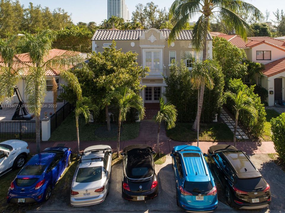 Recently Rented: $1,800 (1 beds, 1 baths, 508 Square Feet)