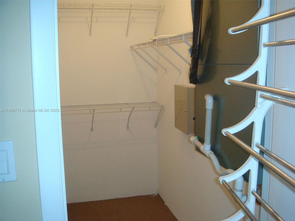 Recently Rented: $1,800 (1 beds, 1 baths, 508 Square Feet)