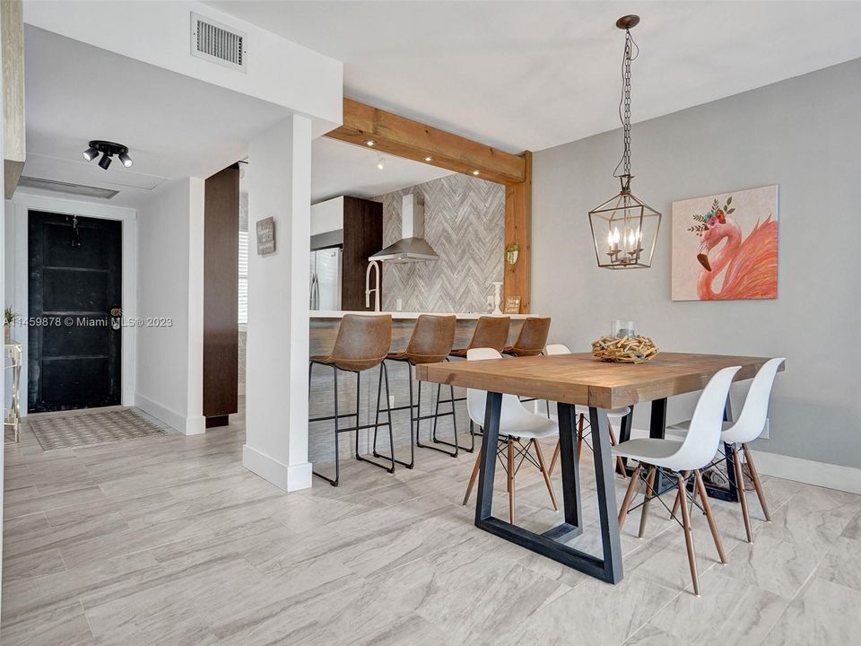 最近售出: $360,000 (2 贝兹, 2 浴室, 1254 平方英尺)