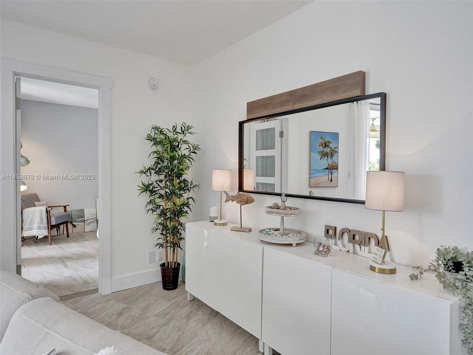 最近售出: $360,000 (2 贝兹, 2 浴室, 1254 平方英尺)