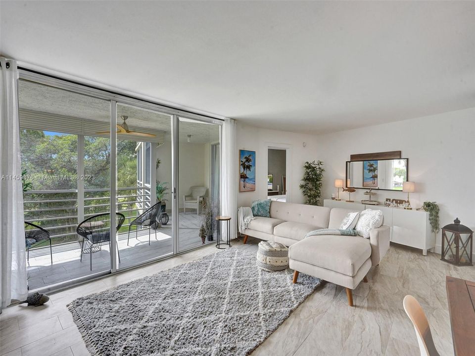 最近售出: $360,000 (2 贝兹, 2 浴室, 1254 平方英尺)