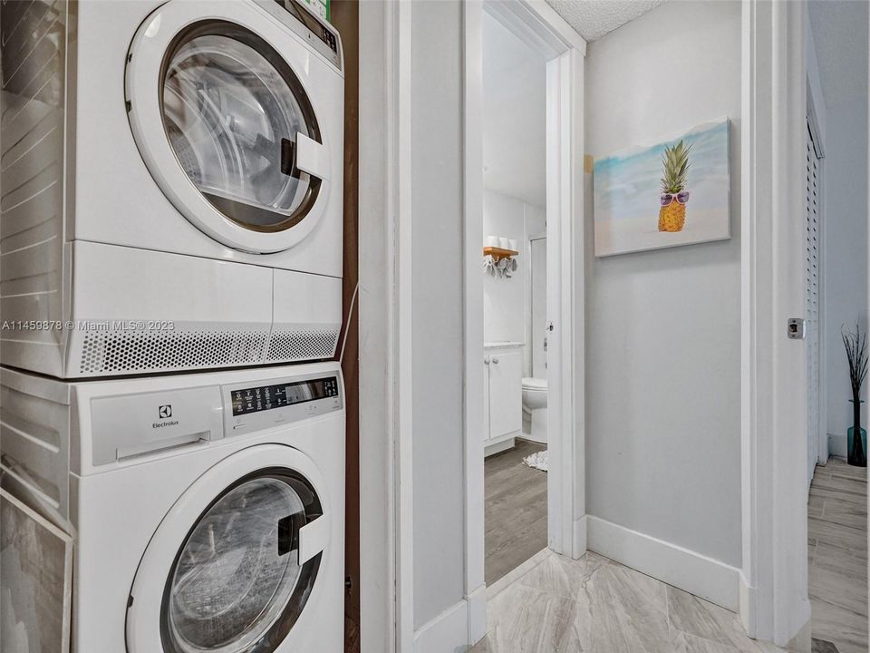 最近售出: $360,000 (2 贝兹, 2 浴室, 1254 平方英尺)