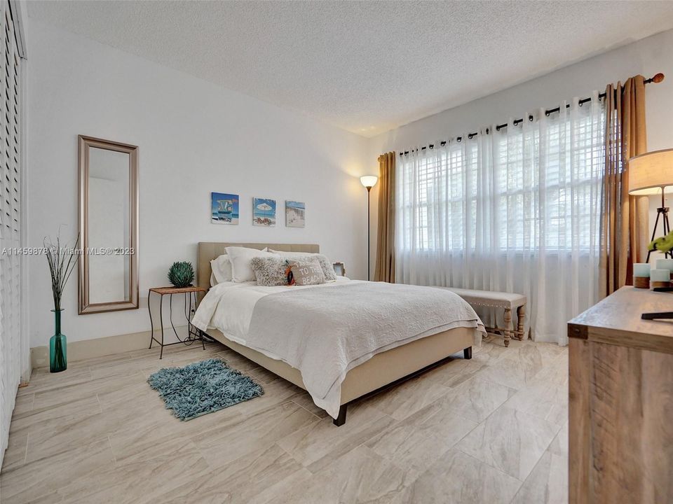 最近售出: $360,000 (2 贝兹, 2 浴室, 1254 平方英尺)