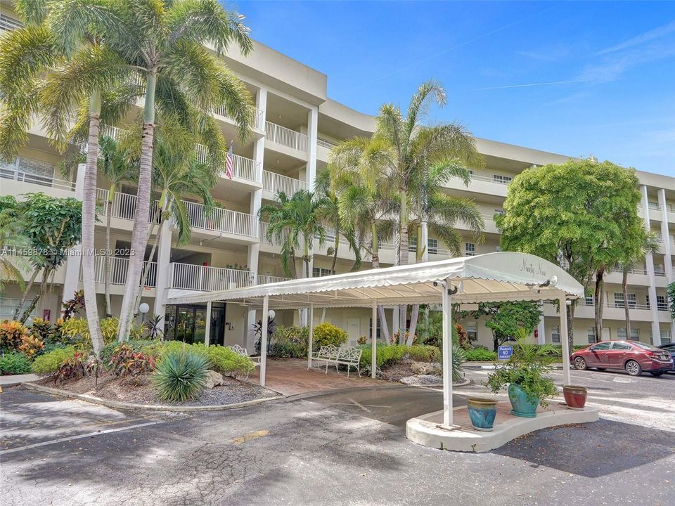 最近售出: $360,000 (2 贝兹, 2 浴室, 1254 平方英尺)