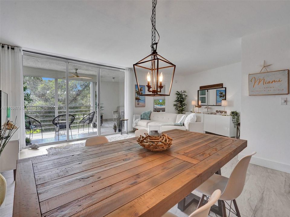 最近售出: $360,000 (2 贝兹, 2 浴室, 1254 平方英尺)