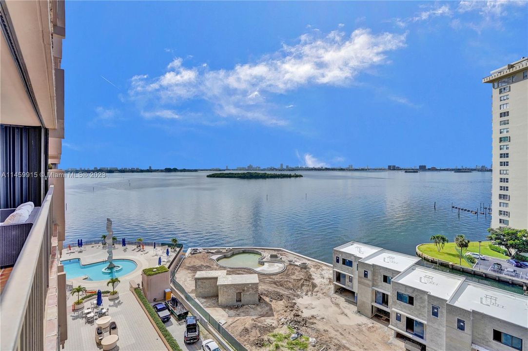 Recently Rented: $4,400 (2 beds, 3 baths, 1950 Square Feet)