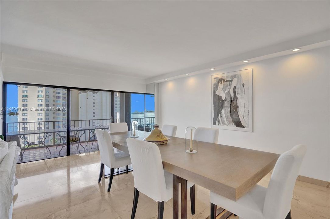 Recently Rented: $4,400 (2 beds, 3 baths, 1950 Square Feet)