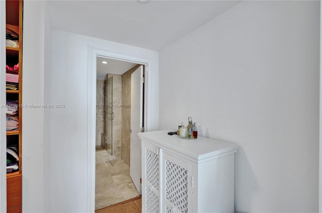 Recently Rented: $4,400 (2 beds, 3 baths, 1950 Square Feet)