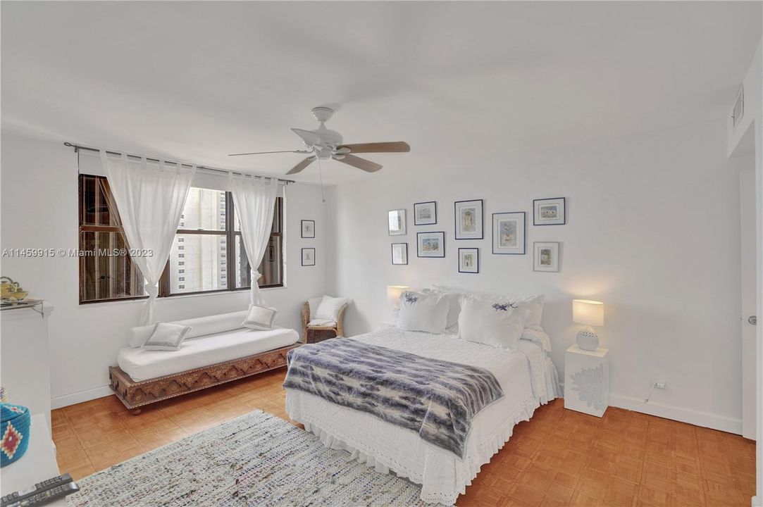 Recently Rented: $4,400 (2 beds, 3 baths, 1950 Square Feet)