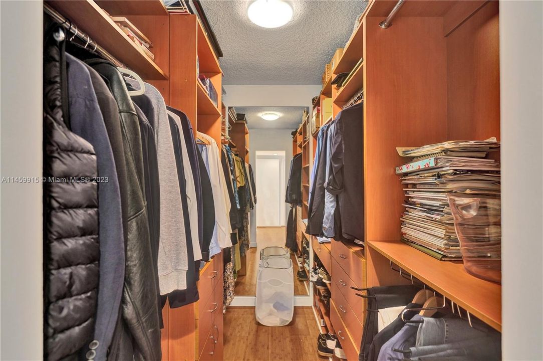 Recently Rented: $4,400 (2 beds, 3 baths, 1950 Square Feet)