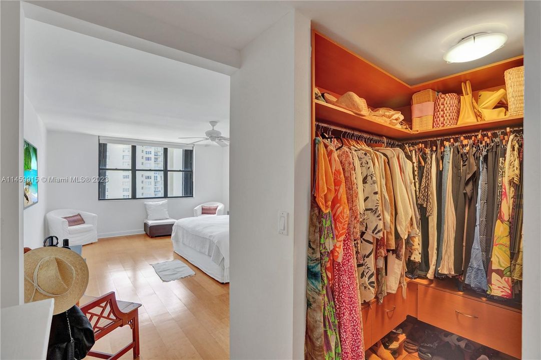 Recently Rented: $4,400 (2 beds, 3 baths, 1950 Square Feet)