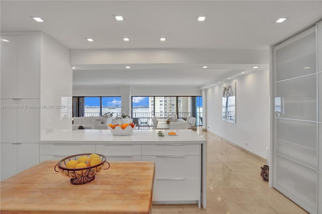 Recently Rented: $4,400 (2 beds, 3 baths, 1950 Square Feet)