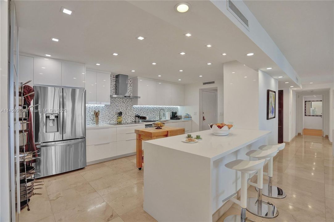 Recently Rented: $4,400 (2 beds, 3 baths, 1950 Square Feet)