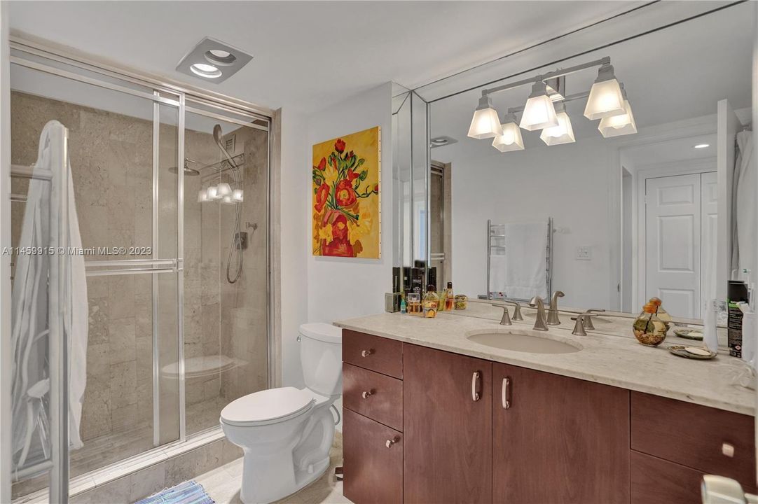 Recently Rented: $4,400 (2 beds, 3 baths, 1950 Square Feet)