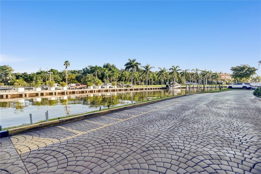 Recently Rented: $4,400 (2 beds, 3 baths, 1950 Square Feet)