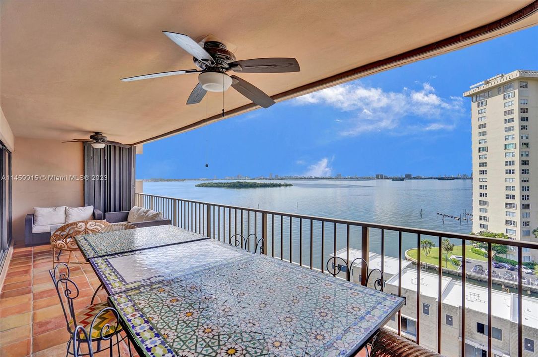 Recently Rented: $4,400 (2 beds, 3 baths, 1950 Square Feet)