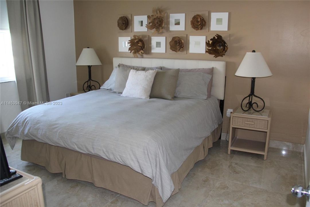 Recently Sold: $690,000 (2 beds, 2 baths, 1100 Square Feet)