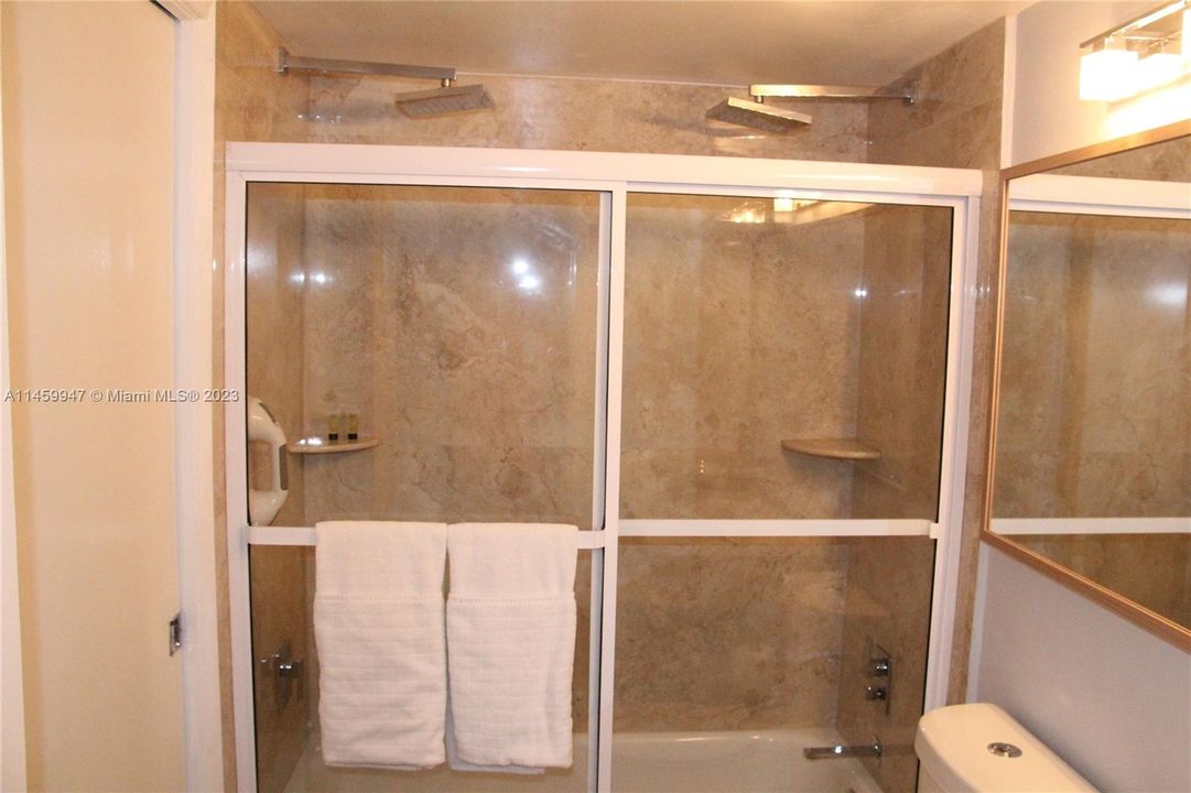 Recently Sold: $690,000 (2 beds, 2 baths, 1100 Square Feet)