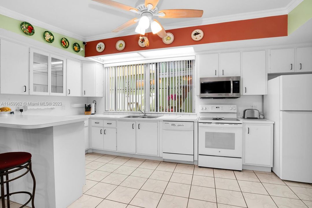 Vendido Recientemente: $599,000 (2 camas, 1 baños, 2776 Pies cuadrados)