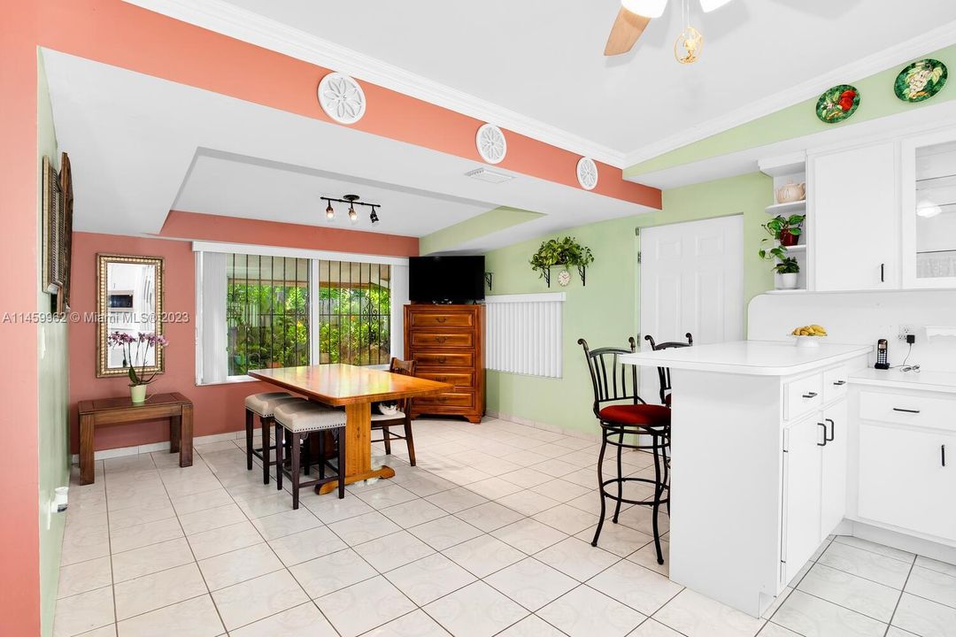 Kitchen / Dining area