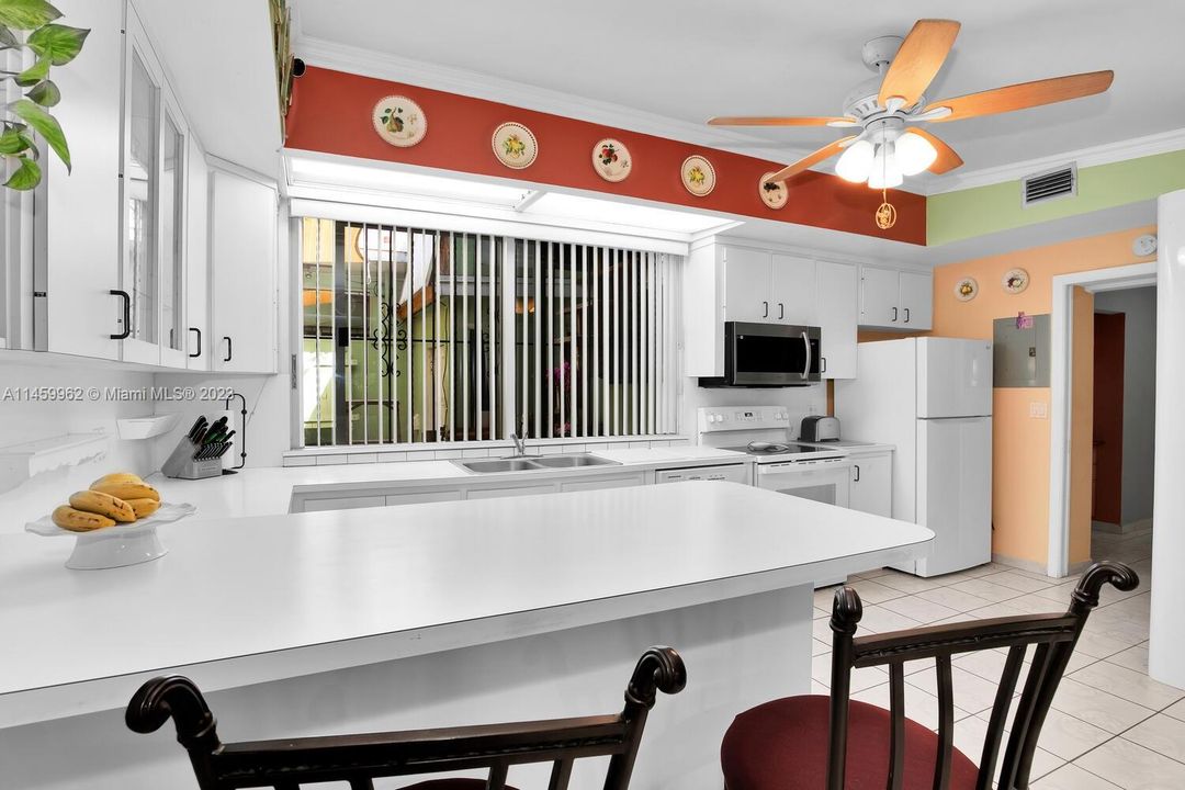 Vendido Recientemente: $599,000 (2 camas, 1 baños, 2776 Pies cuadrados)