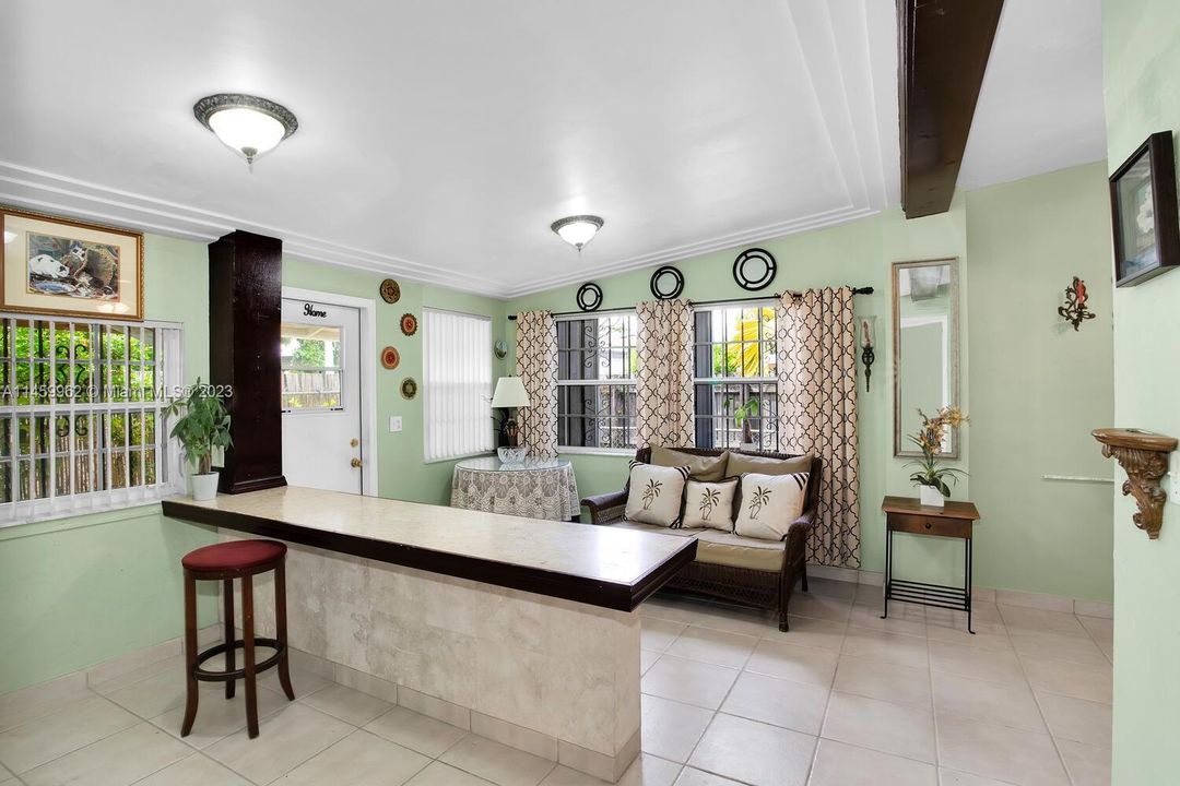 Vendido Recientemente: $599,000 (2 camas, 1 baños, 2776 Pies cuadrados)