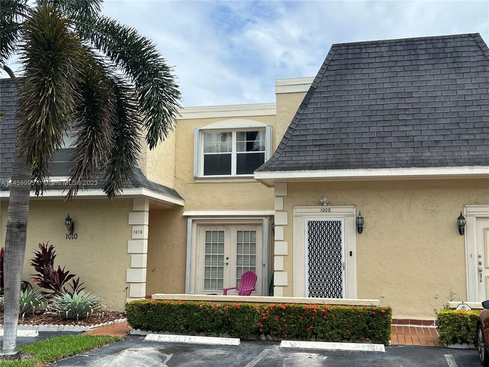 Recently Sold: $500,000 (2 beds, 2 baths, 1696 Square Feet)