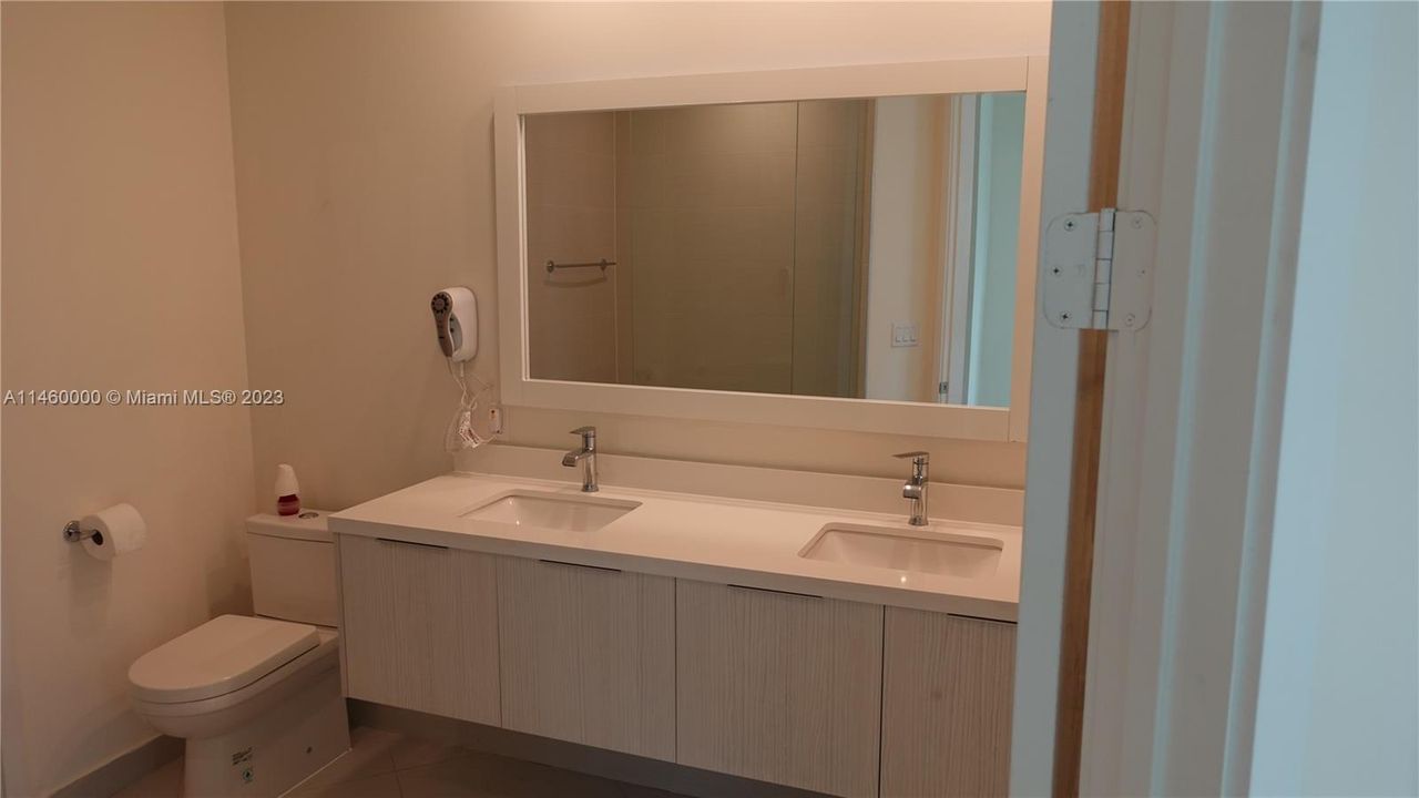 Recently Rented: $3,400 (3 beds, 2 baths, 1322 Square Feet)