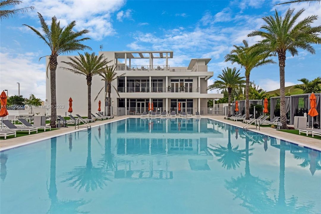 Recently Rented: $3,400 (3 beds, 2 baths, 1322 Square Feet)