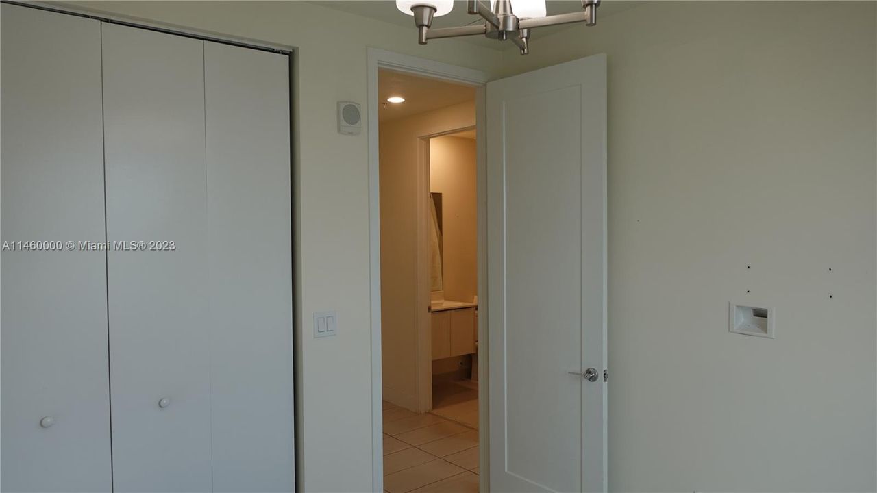 Recently Rented: $3,400 (3 beds, 2 baths, 1322 Square Feet)