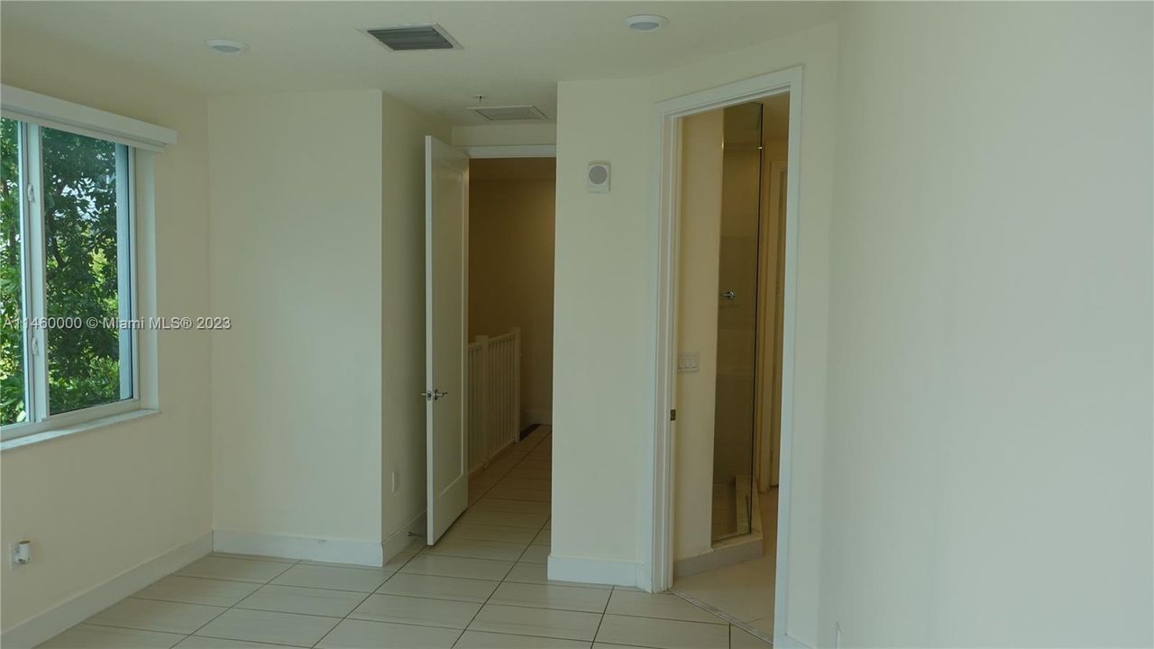 Recently Rented: $3,400 (3 beds, 2 baths, 1322 Square Feet)