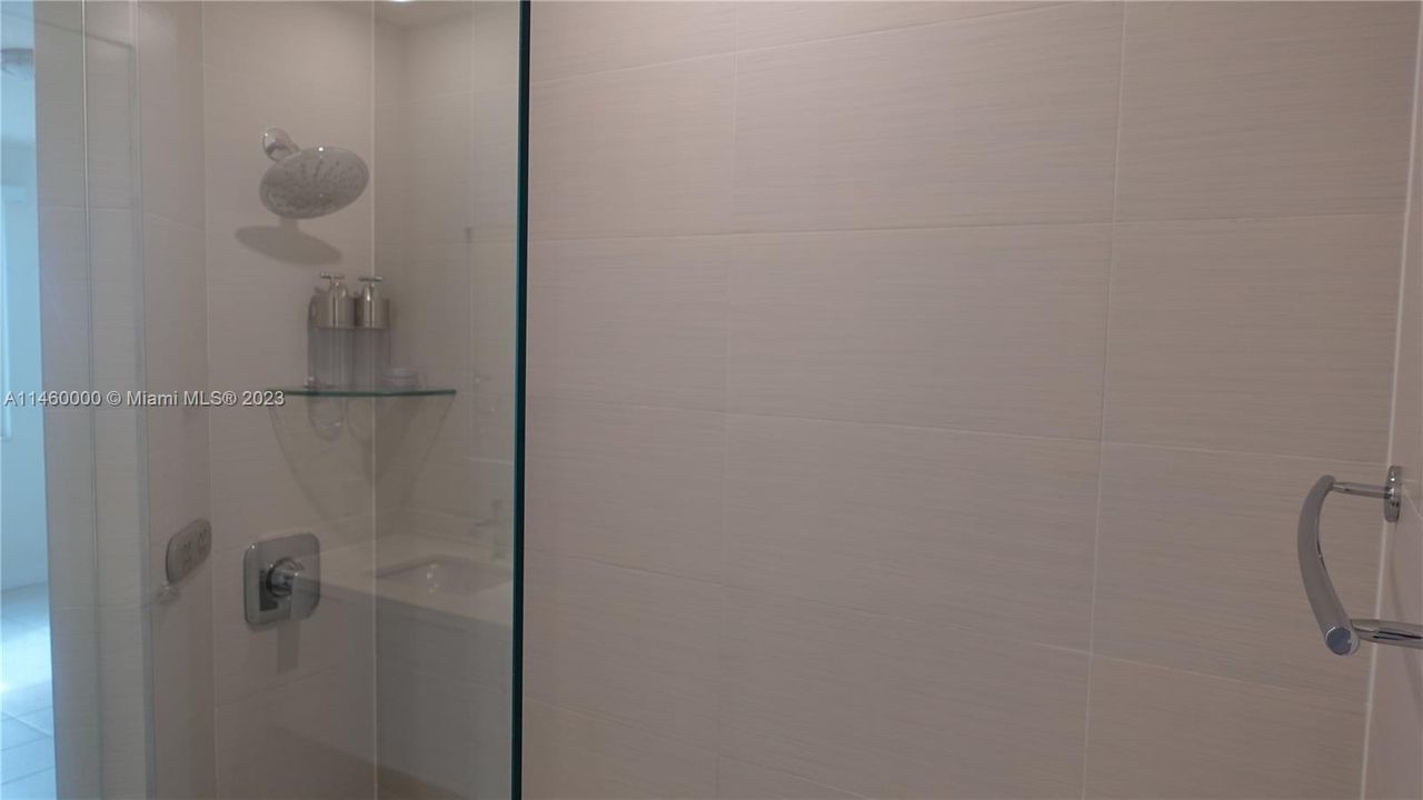 Recently Rented: $3,400 (3 beds, 2 baths, 1322 Square Feet)