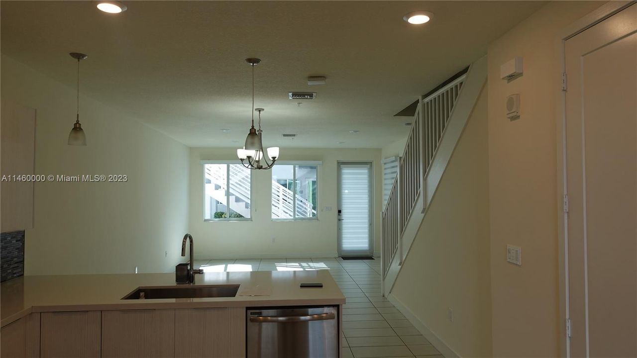 Recently Rented: $3,400 (3 beds, 2 baths, 1322 Square Feet)