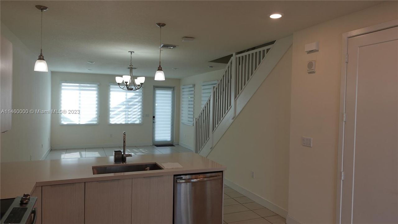 Recently Rented: $3,400 (3 beds, 2 baths, 1322 Square Feet)