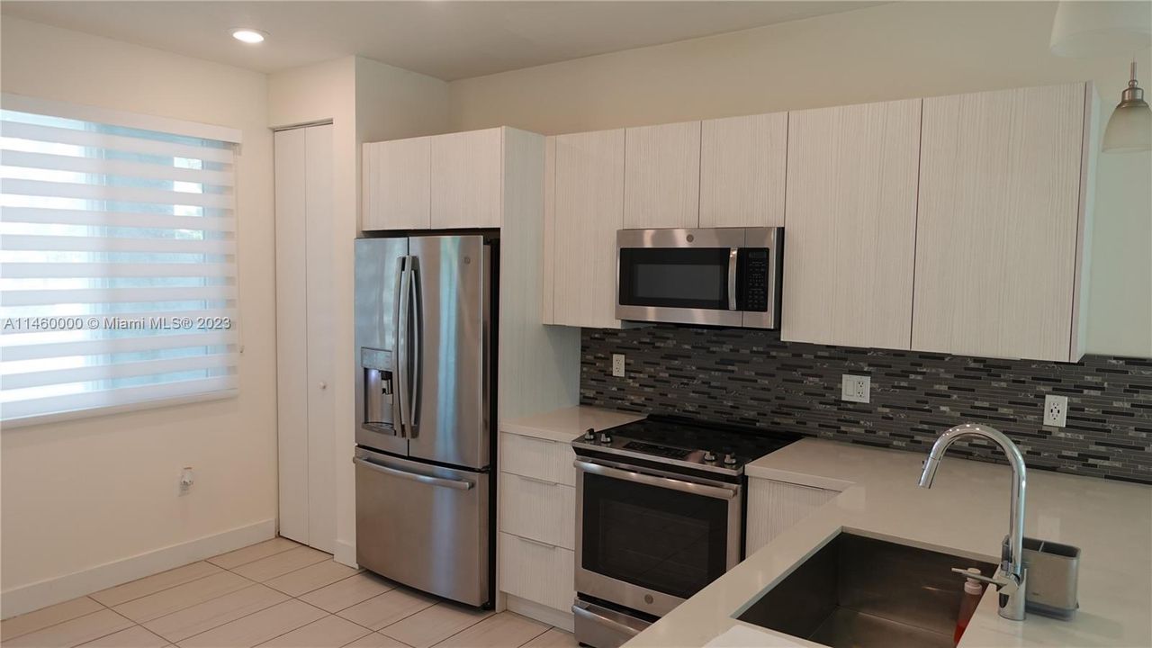 Recently Rented: $3,400 (3 beds, 2 baths, 1322 Square Feet)