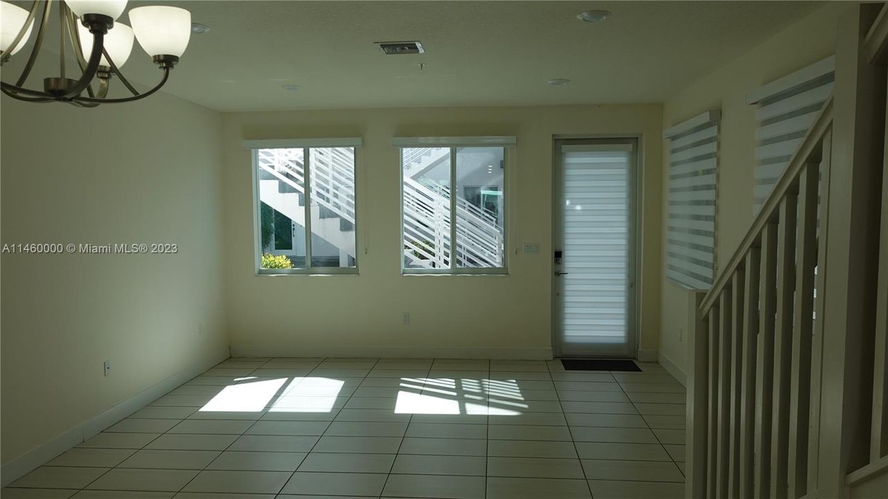 Recently Rented: $3,400 (3 beds, 2 baths, 1322 Square Feet)